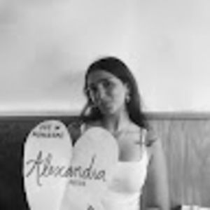 Meet your Posher, Alexandra